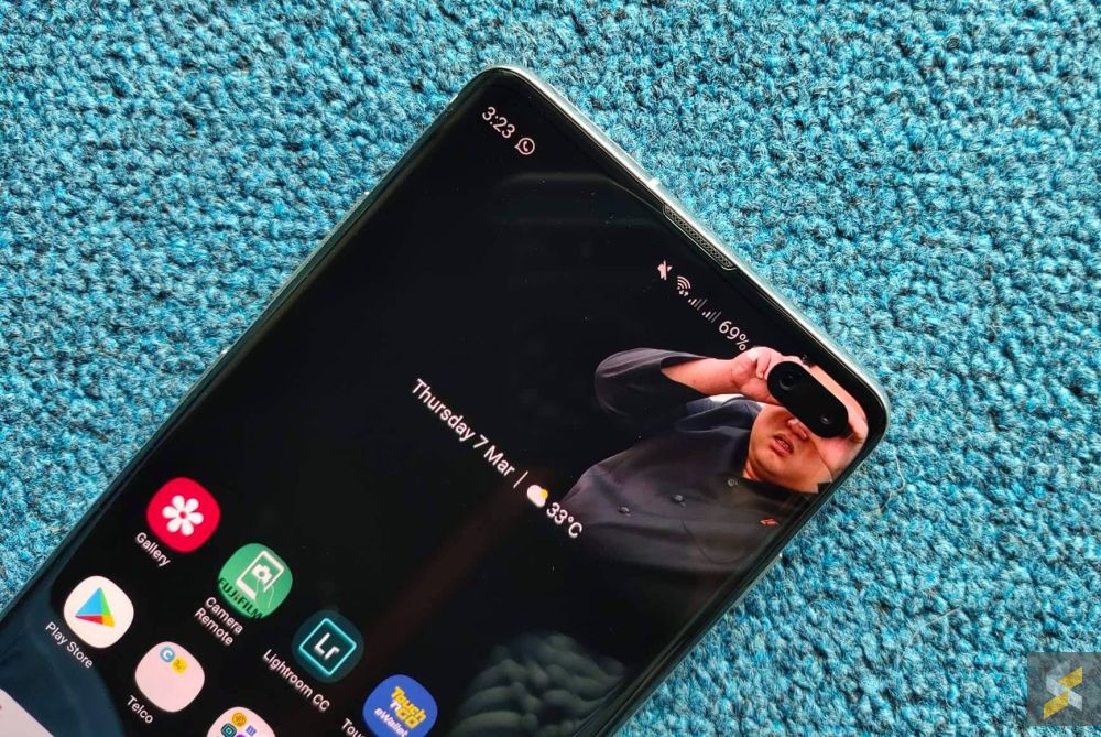 Here Are Some Creative Ways To Embrace The Punch-hole - Bộ Hình Nền S10 , HD Wallpaper & Backgrounds