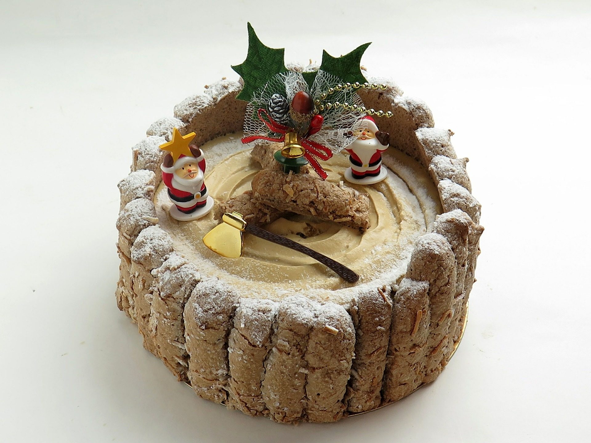 Beautiful Christmas Cake Wallpaper With Santa Claus - Torta Tiramisu Natalizia , HD Wallpaper & Backgrounds