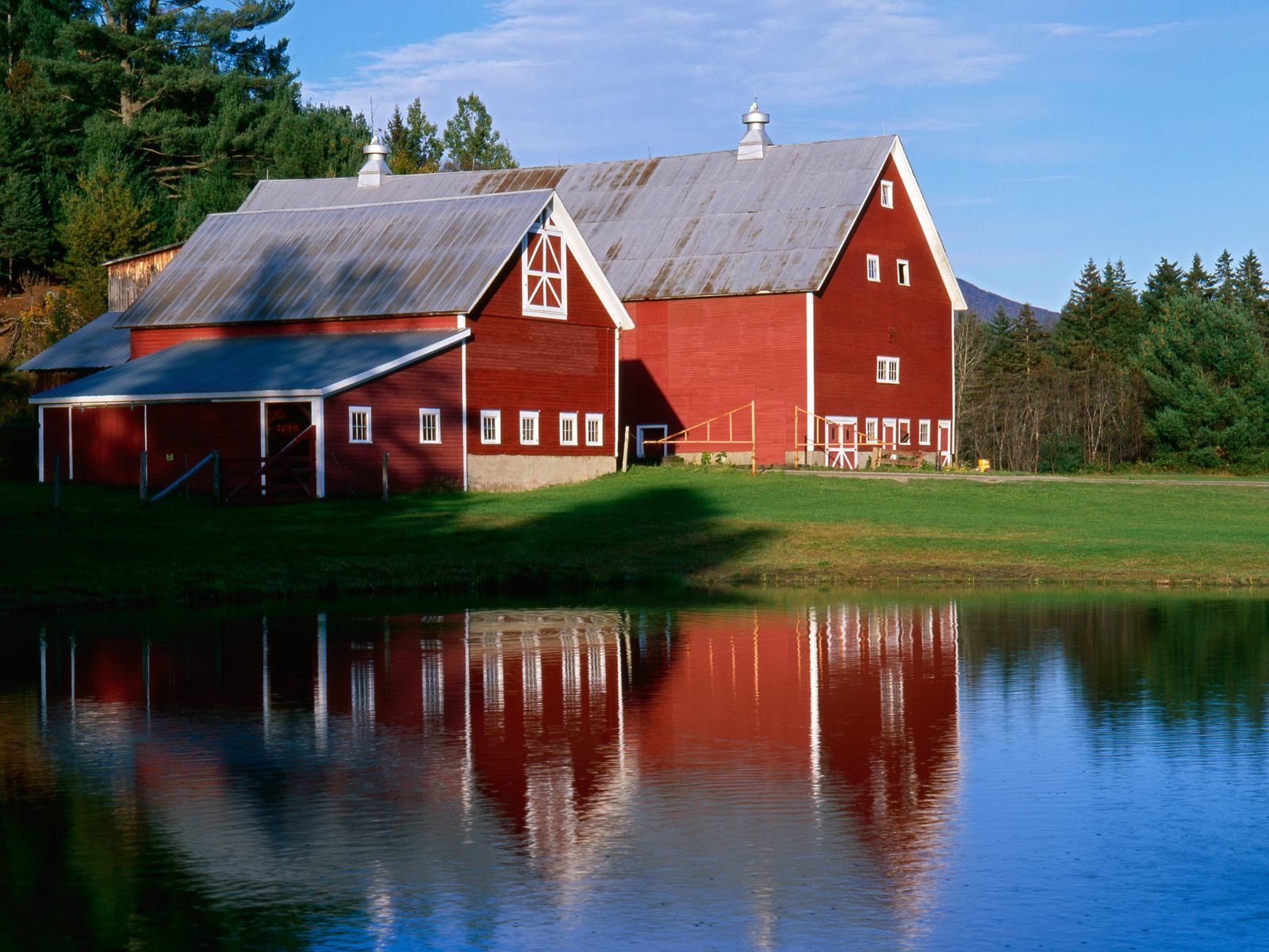 Background Color - - Beautiful Old Barns , HD Wallpaper & Backgrounds