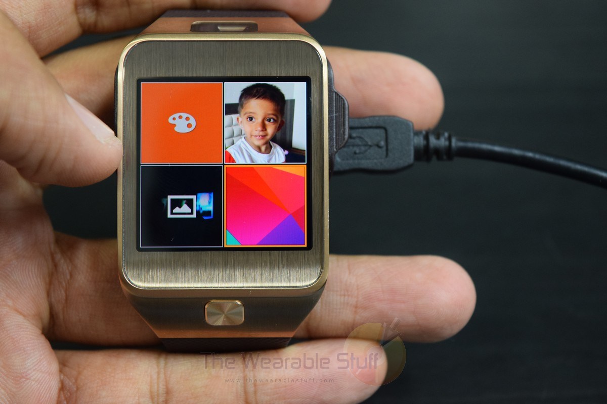 How To Change Wallpaper & Clock In Samsung Gear - Iphone , HD Wallpaper & Backgrounds
