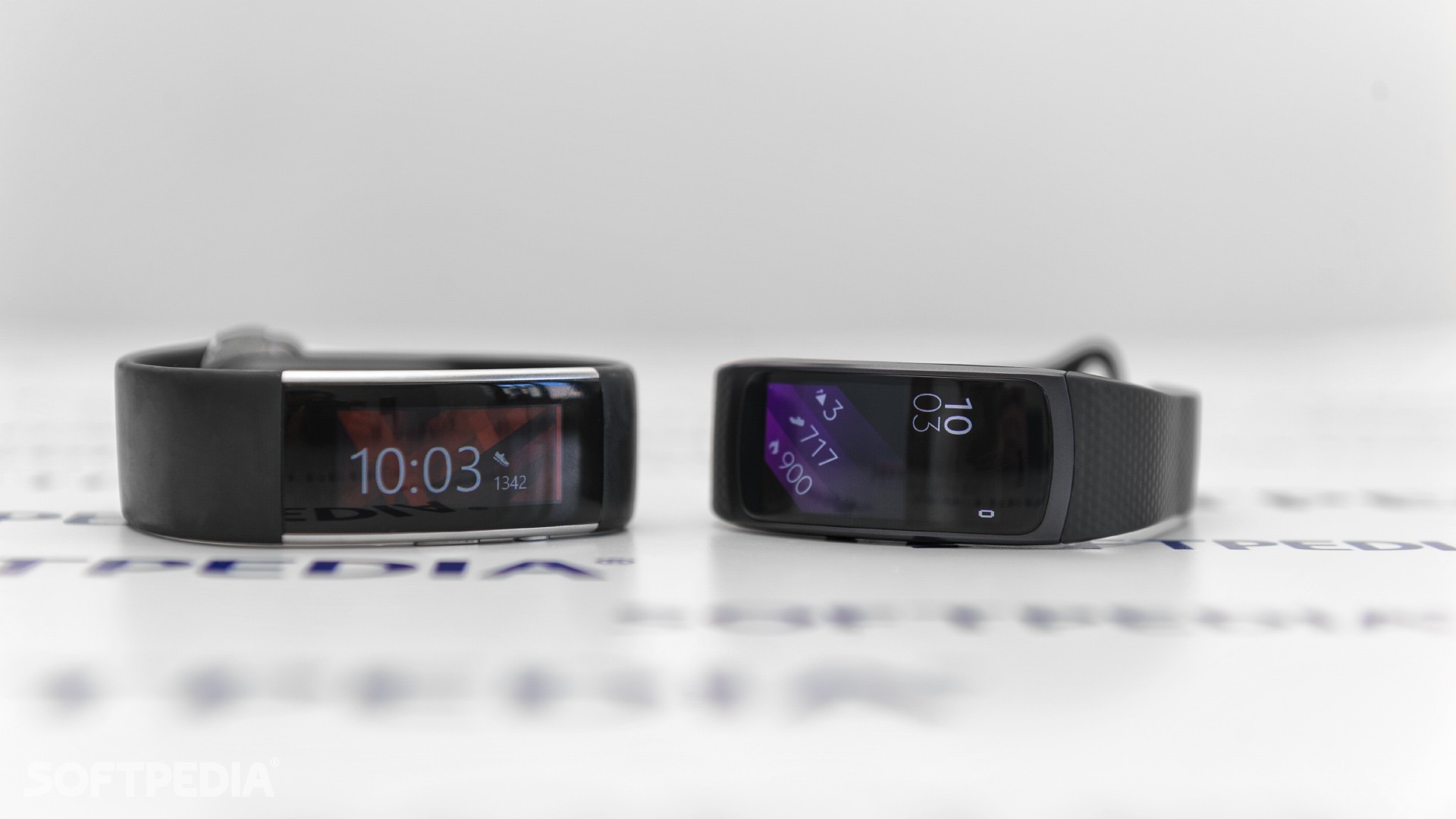 Microsoft Band 2 And Samsung Gear Fit - Samsung Gear Fit 2 Vs Gear Fit , HD Wallpaper & Backgrounds