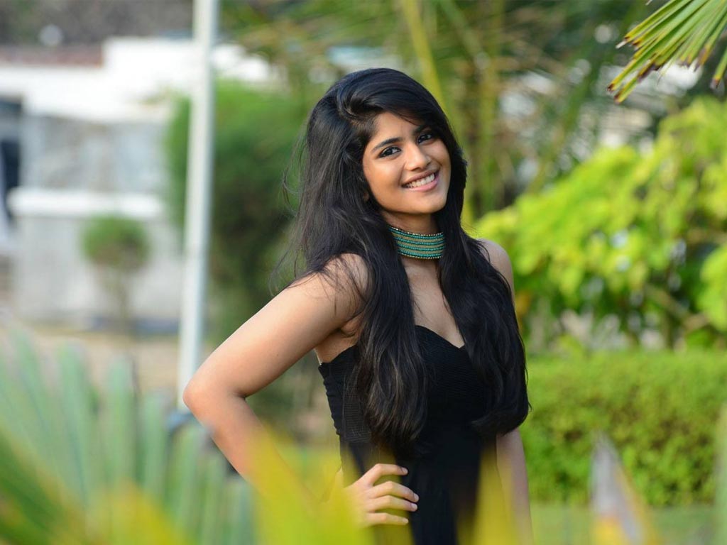 Megha Akash - Vantha Rajavathaan Varuven Heroine , HD Wallpaper & Backgrounds