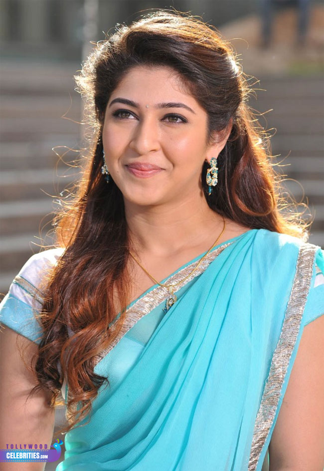 30 Hottest Tollywood Item Girls Of - Sonarika Bhadoria In Saree , HD Wallpaper & Backgrounds