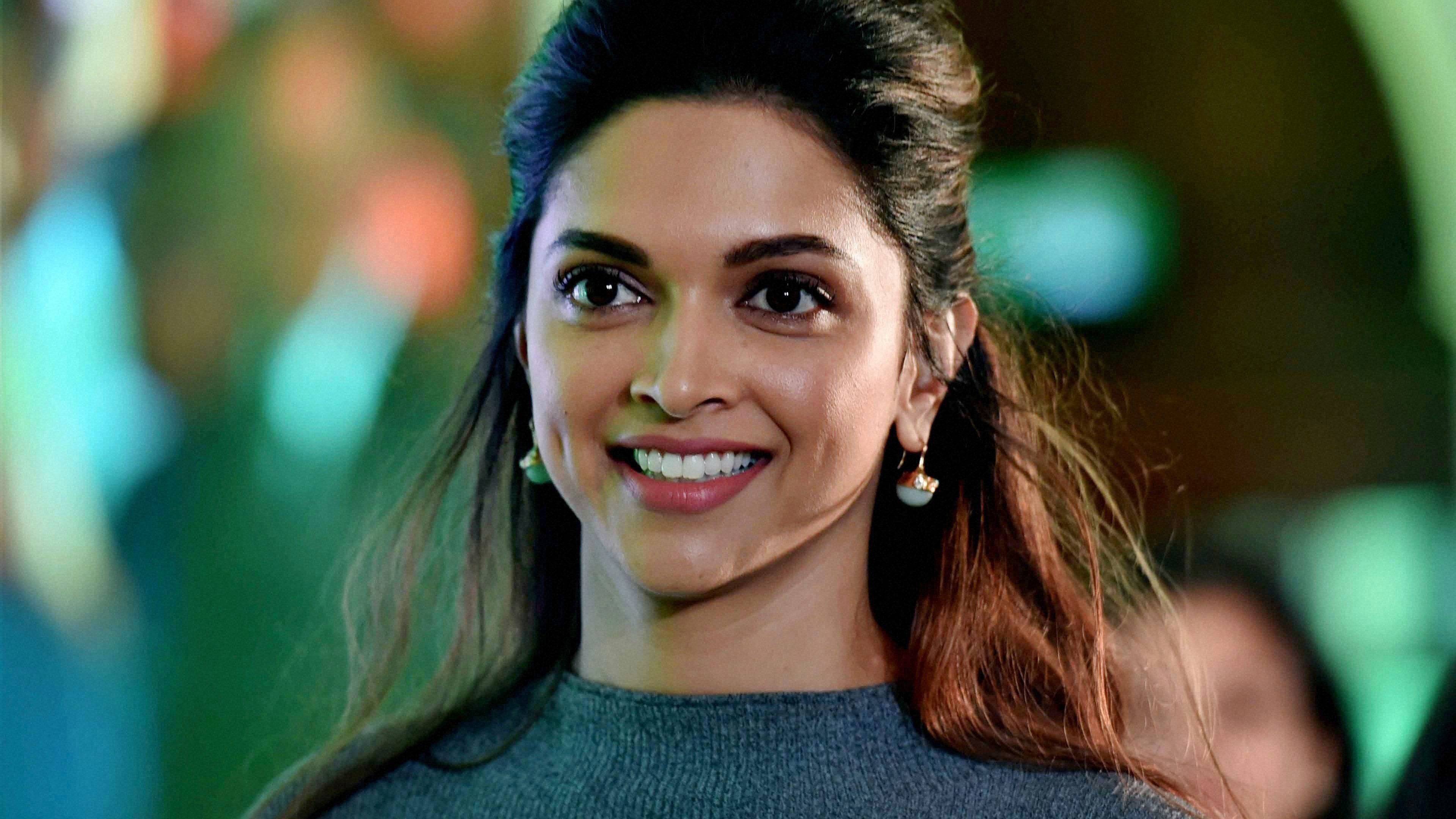 Deepika Padukone 4k Wallpaper - Deepika Padukone , HD Wallpaper & Backgrounds