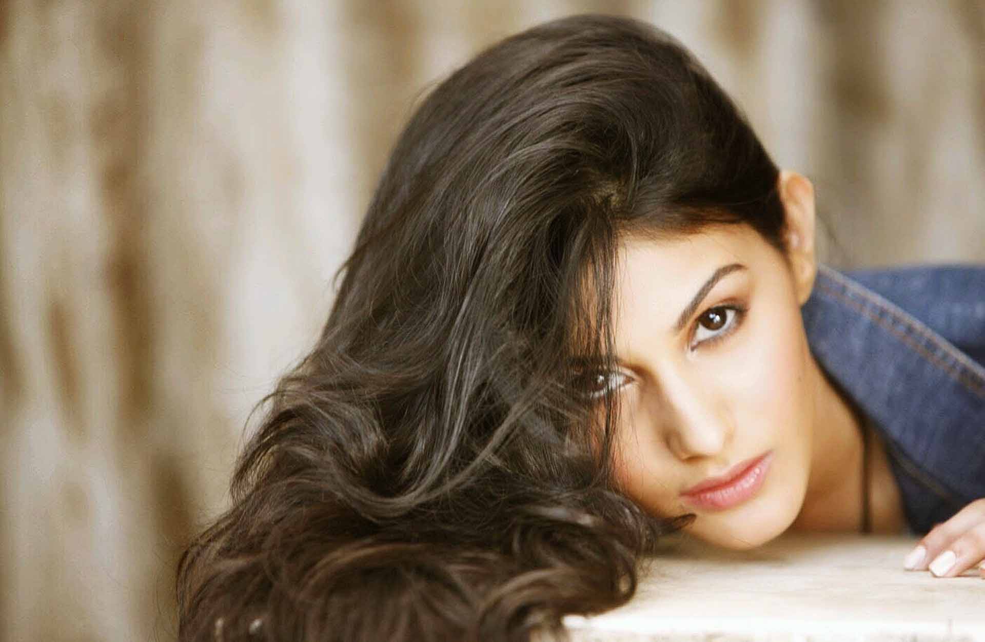 Amyra Dastur Wallpapers Mr X Movie Actress 612681 Hd Images, Photos, Reviews