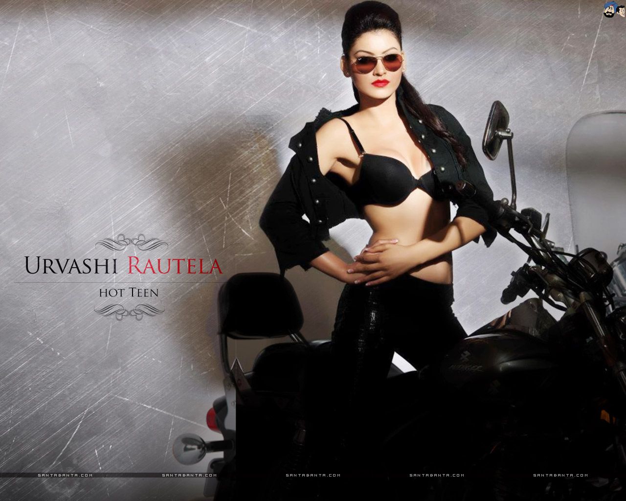 Urvashi Rautela Hot Hd Wallpaper 3 - Urvashi Rautela Hd Pics Bikini , HD Wallpaper & Backgrounds