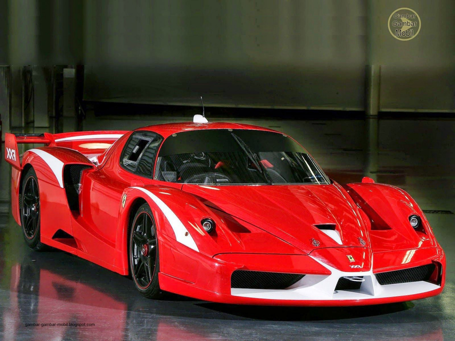 Wallpaper Mobil Sport Termahal Terkeren - Ferari Sport Terbaru , HD Wallpaper & Backgrounds