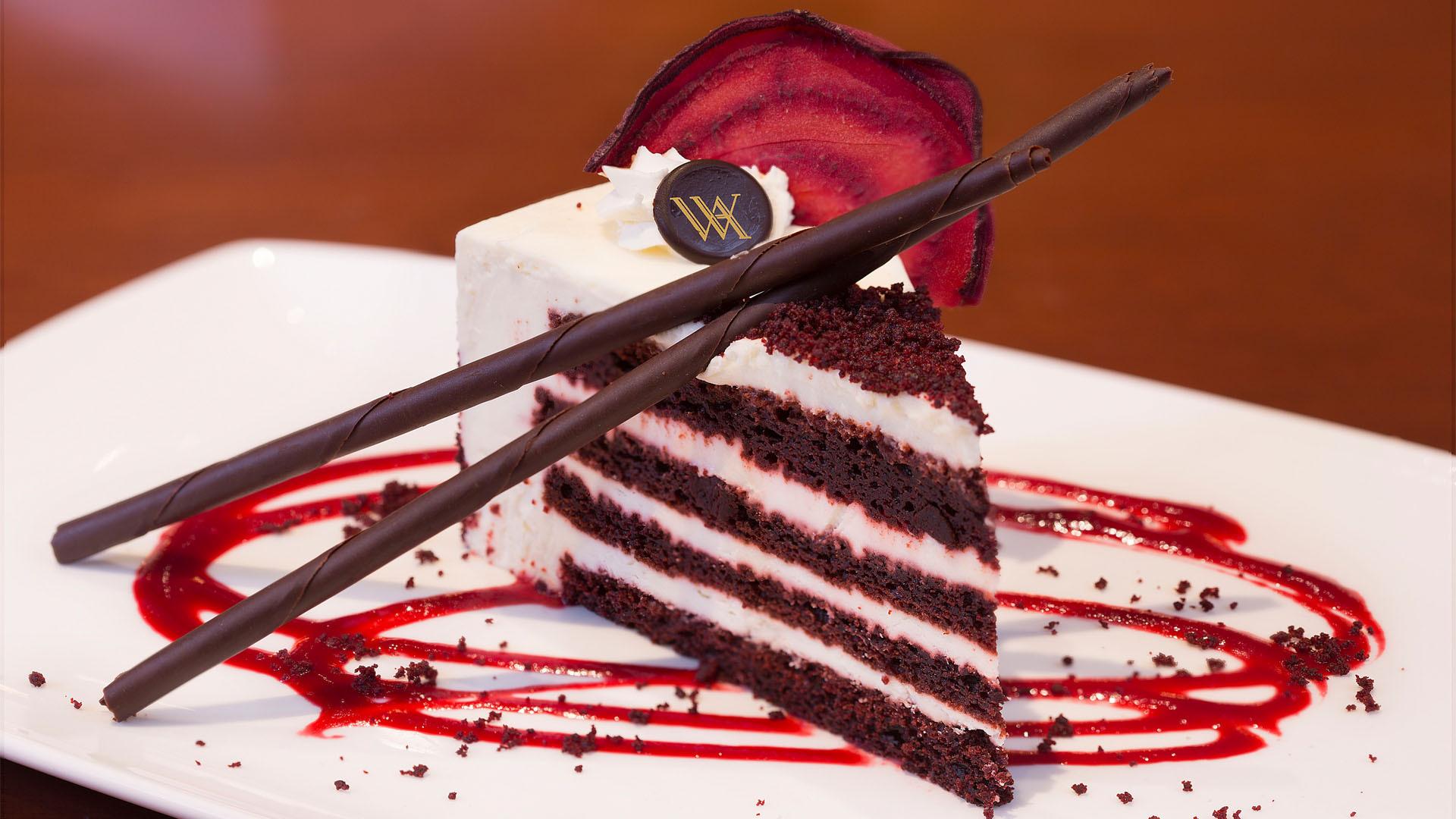 Cream And Chocolate Cake - Waldorf Astoria Red Velvet Cake , HD Wallpaper & Backgrounds
