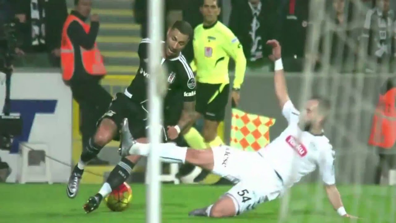 Ricardo Quaresma Rabona Skill Vs Konyaspor Hd - Kick Up A Soccer Ball , HD Wallpaper & Backgrounds