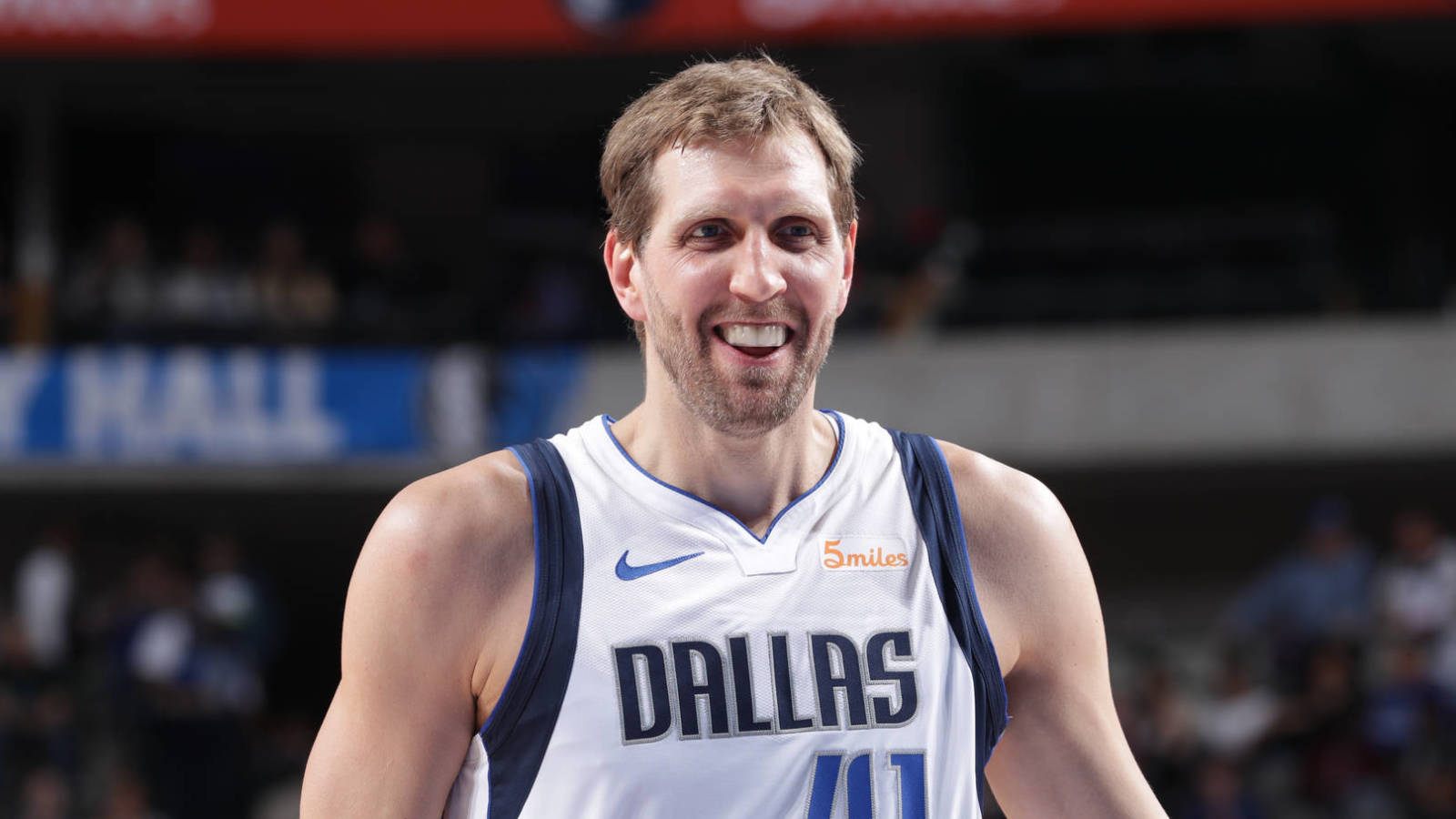 Dirk Nowitzki Passes Wilt Chamberlain On Nba Scoring - Dirk Nowitzki , HD Wallpaper & Backgrounds