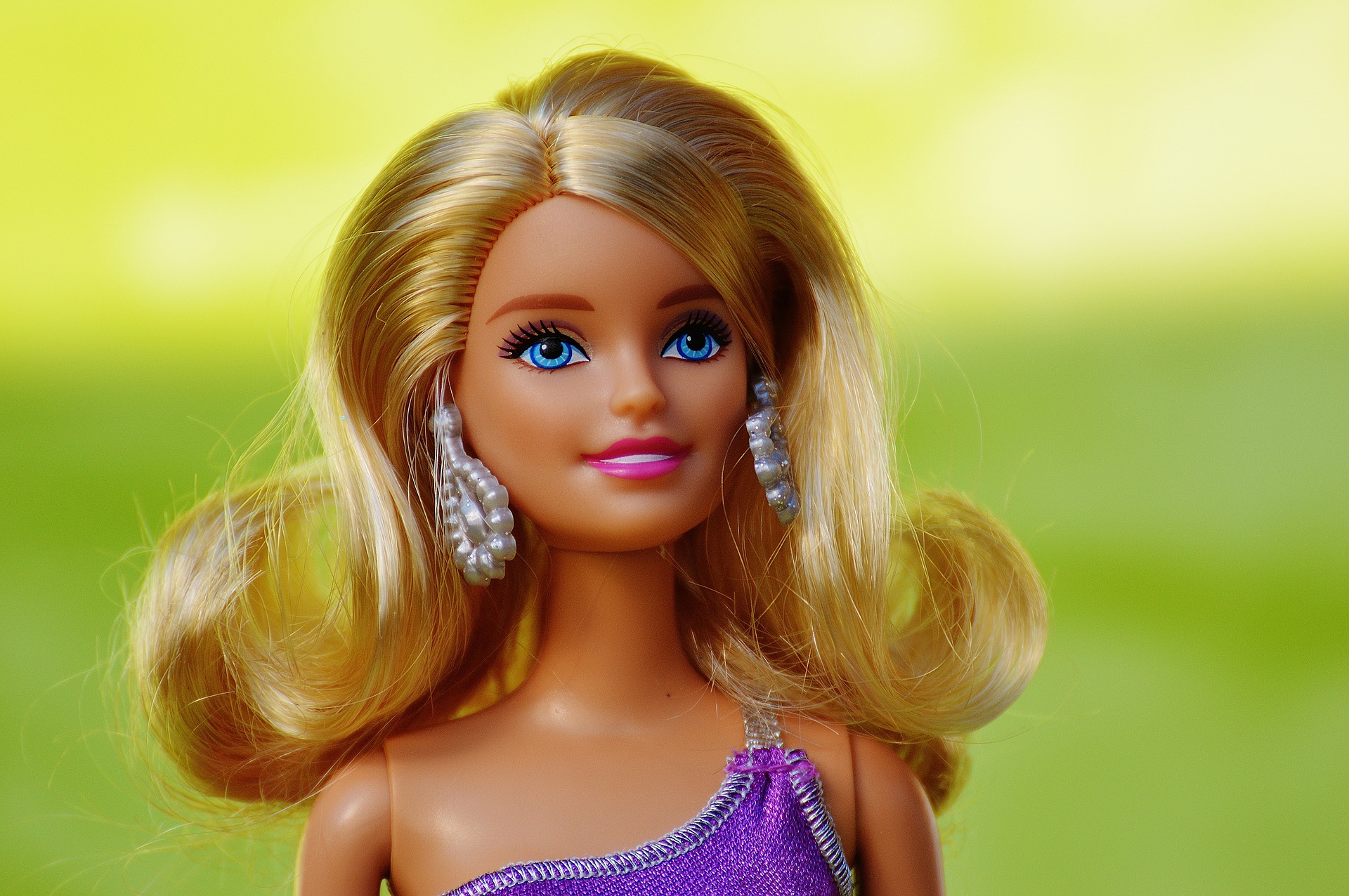 Beautiful Barbie Doll Wallpapers With Blonde Hair - Download Barbie Doll , HD Wallpaper & Backgrounds