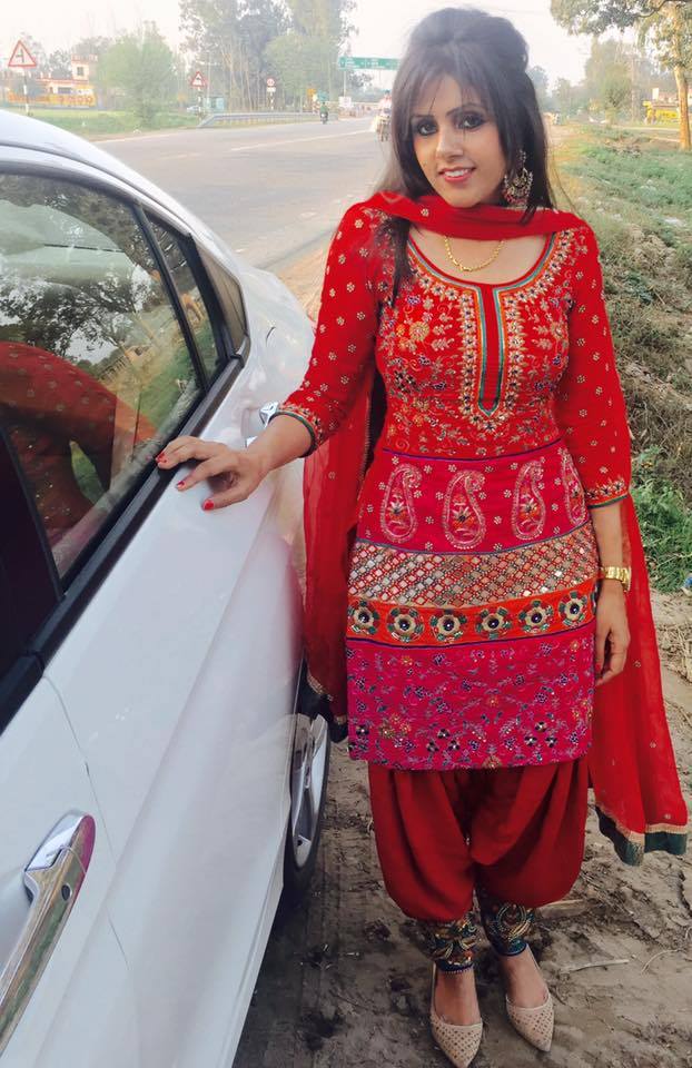 Wallpaper Of Girl In Punjabi Suit - Sukhdeep Grewal Hot , HD Wallpaper & Backgrounds