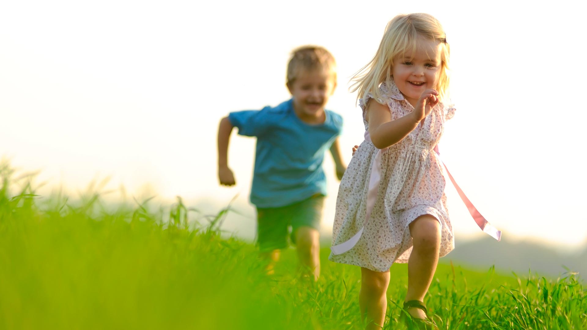 Kids, Happy, Boy, Girl, Grass, Running, Photography - Couple Kids , HD Wallpaper & Backgrounds