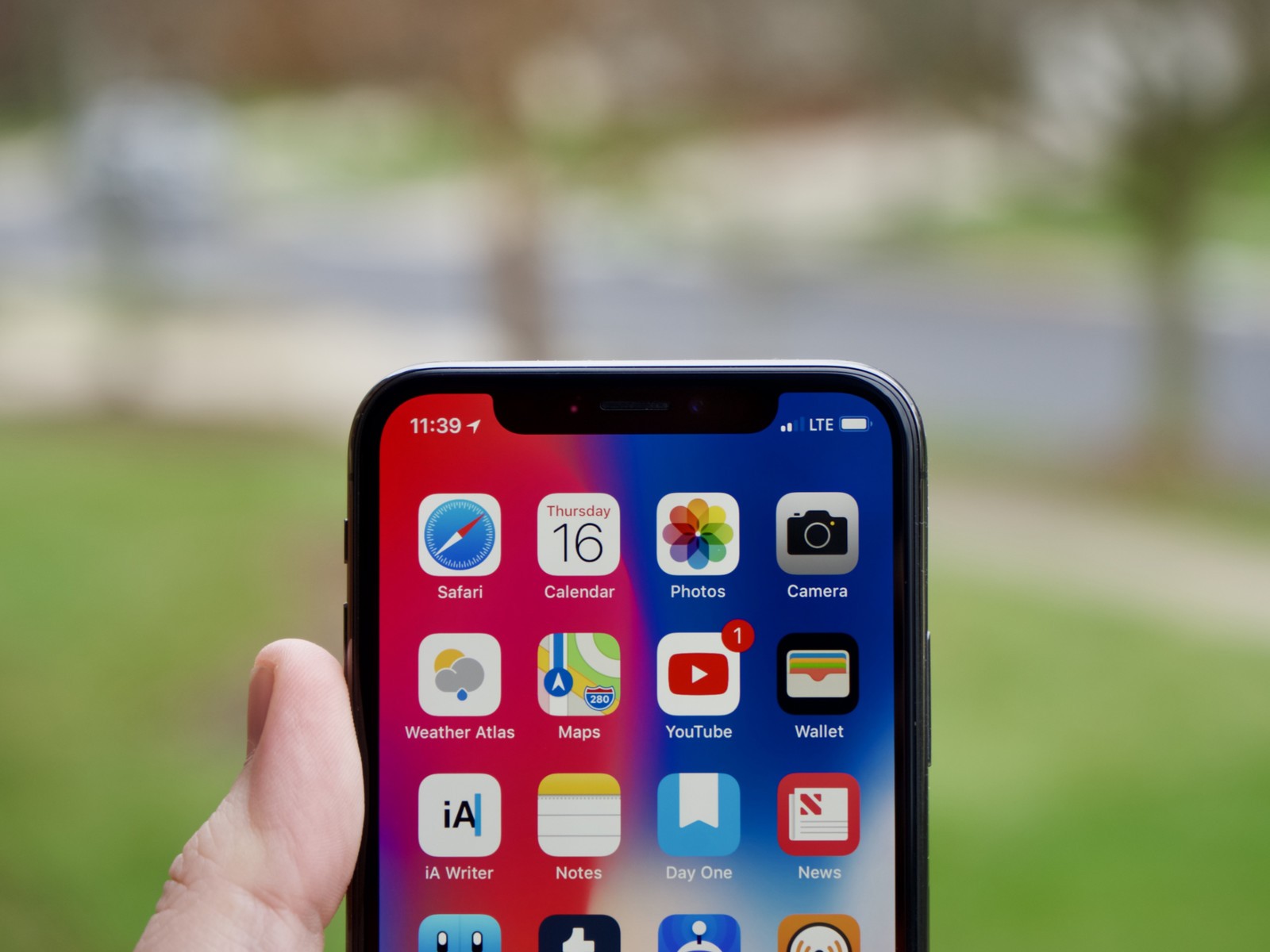 Best Ways To Hide The Notch On Your Iphone X - Iphone X Price In Pakistan , HD Wallpaper & Backgrounds
