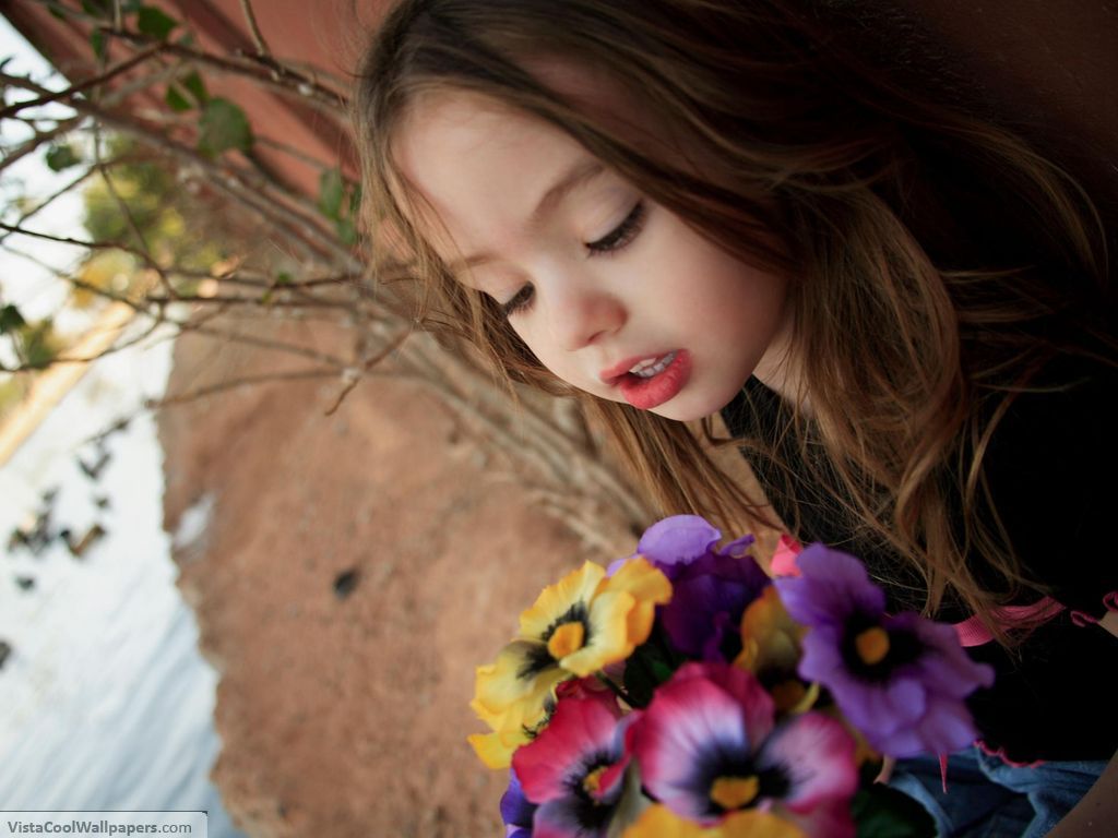 A Baby Girl Pictures Cute - Cute Girls With Flowers , HD Wallpaper & Backgrounds