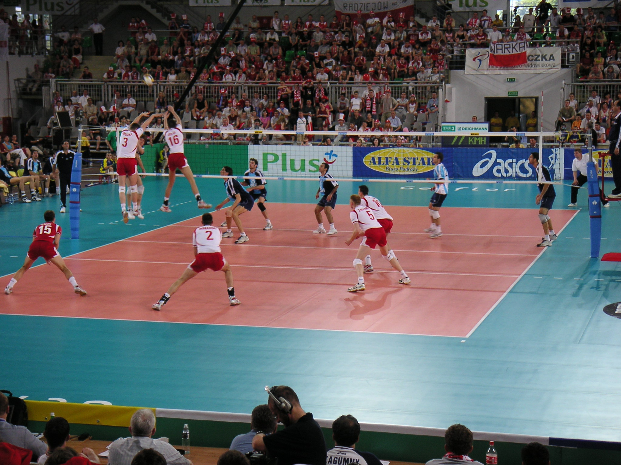Volleyball Injuries - Lapangan Bola Voli Dan Pemainnya , HD Wallpaper & Backgrounds