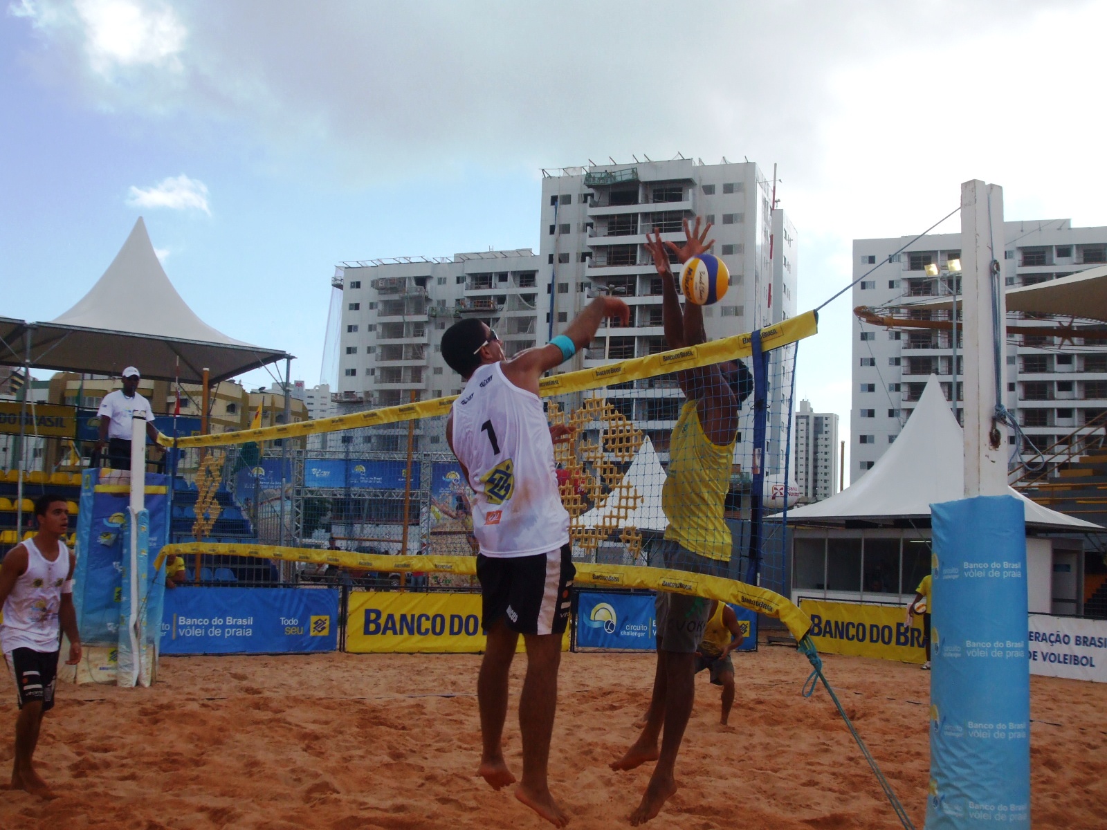 Maranhenses Participam Da Etapa Do Circuito De Vôlei - Beach Volleyball , HD Wallpaper & Backgrounds
