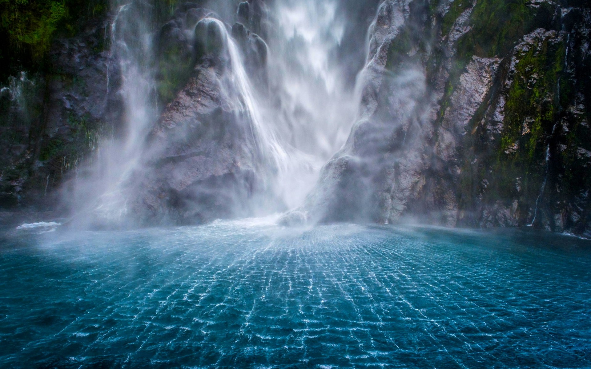 Landscape, Waterfall, Mountain, Moss, Milford Sound, - Milford Sound New Zealand , HD Wallpaper & Backgrounds