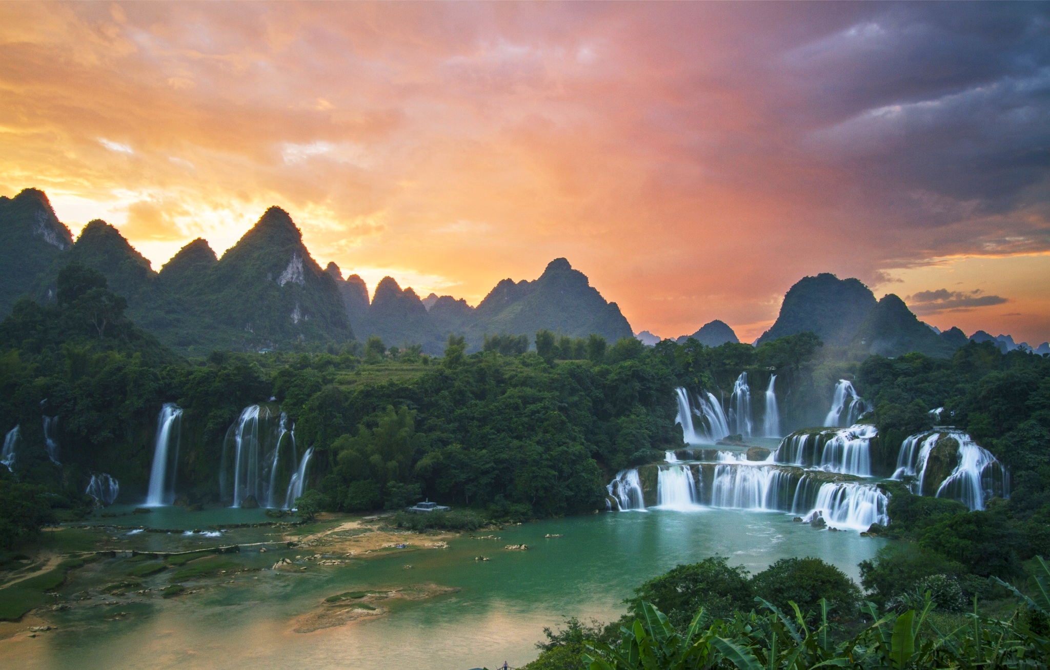 Sunrise In Vietnam Wallpapers - Detian – Ban Gioc Falls , HD Wallpaper & Backgrounds