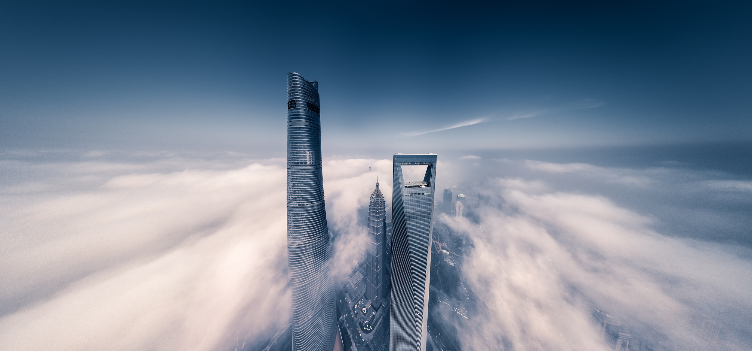 Shanghai Skyscraper Fog Clouds - High Resolution Shanghai , HD Wallpaper & Backgrounds
