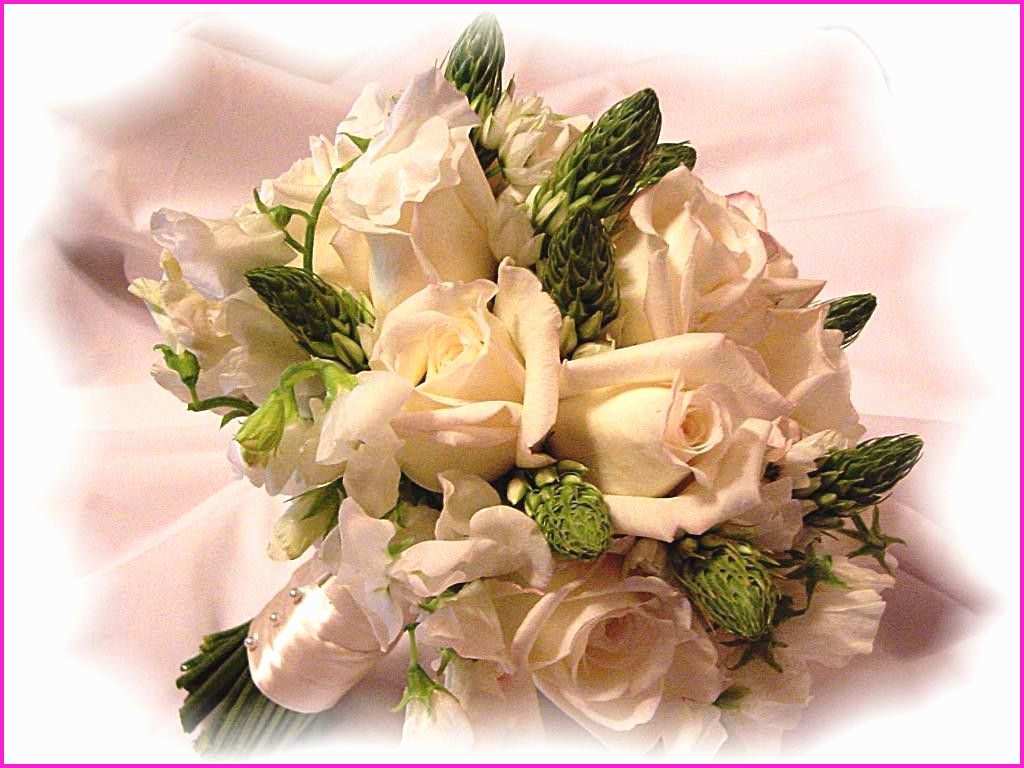 Average Cost Of Bridal Bouquet 2018 Astonishing Wedding - Garden Roses , HD Wallpaper & Backgrounds