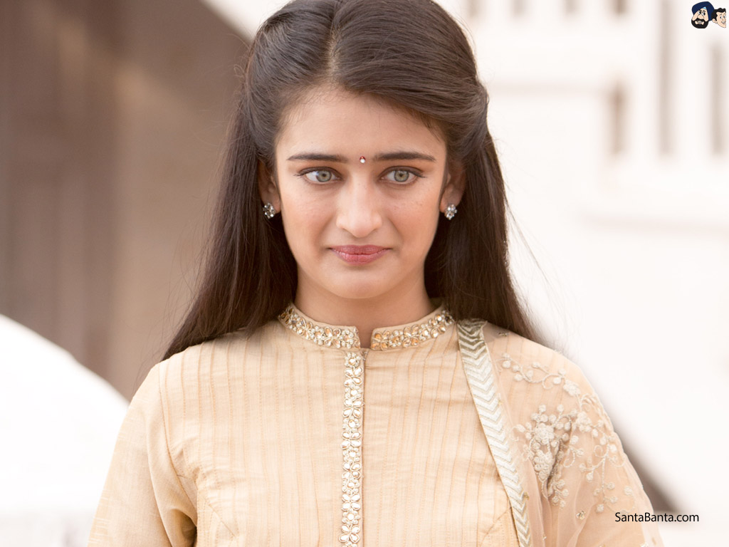 Laali Ke Shaadi Mein Laaddoo Deewana - Akshara Haasan As Pregnant Lady , HD Wallpaper & Backgrounds