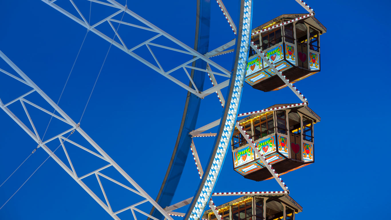 Ferris Wheel Gondolas, Oktoberfest, Munich, Germany - Munich , HD Wallpaper & Backgrounds