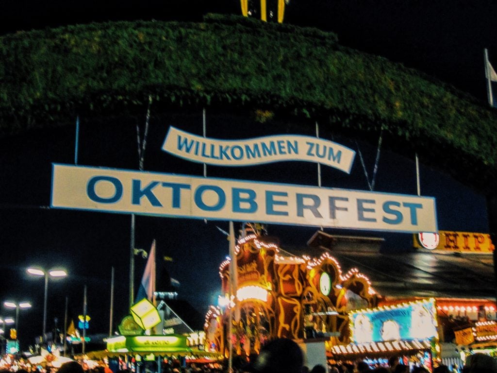 10 Tips To Survive Oktoberfest In Munich, Germany - Oktoberfest , HD Wallpaper & Backgrounds
