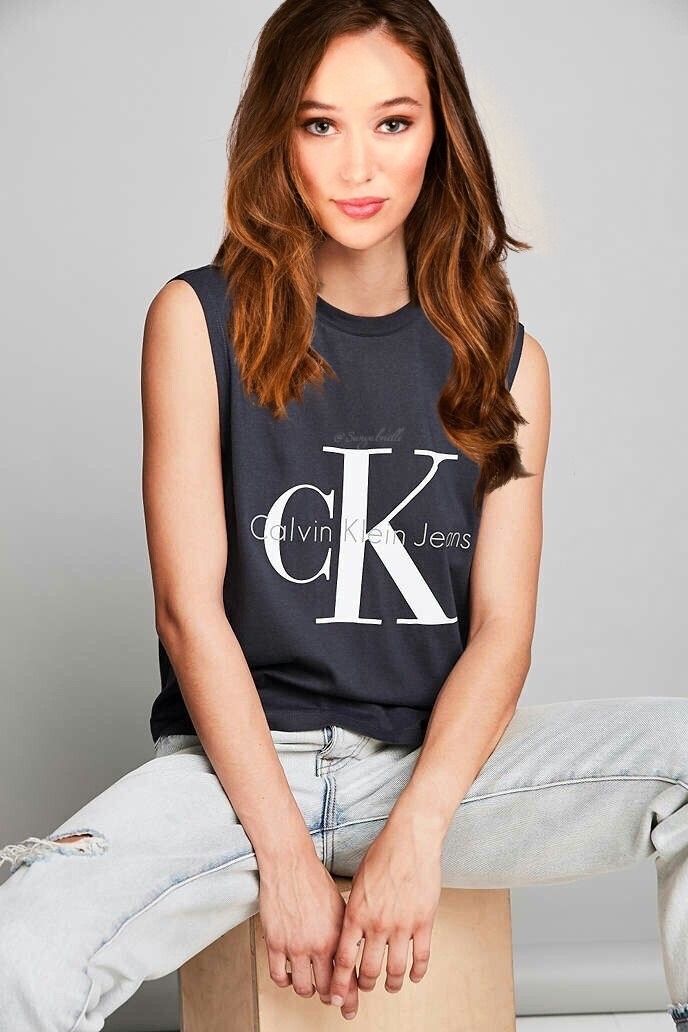 Alycia Debnam Carey Calvin Klein , HD Wallpaper & Backgrounds