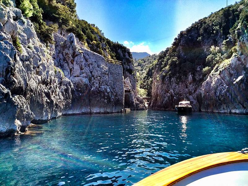 Book Discover Capri By Gozzo Boat Fratelli Aprea 7 - Capri Ilha , HD Wallpaper & Backgrounds