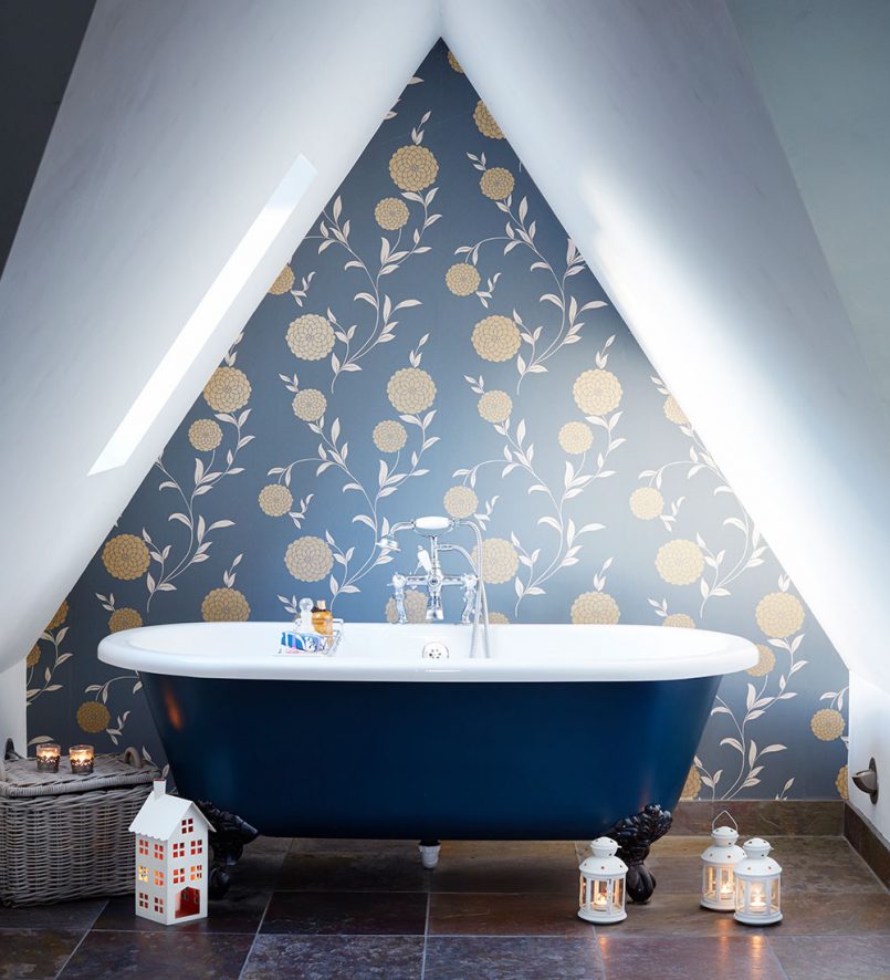 Wallpaper In A Small Bathroom Wallpaper Ideas Vinyl - Funky Bathroom Wallpaper Ideas , HD Wallpaper & Backgrounds