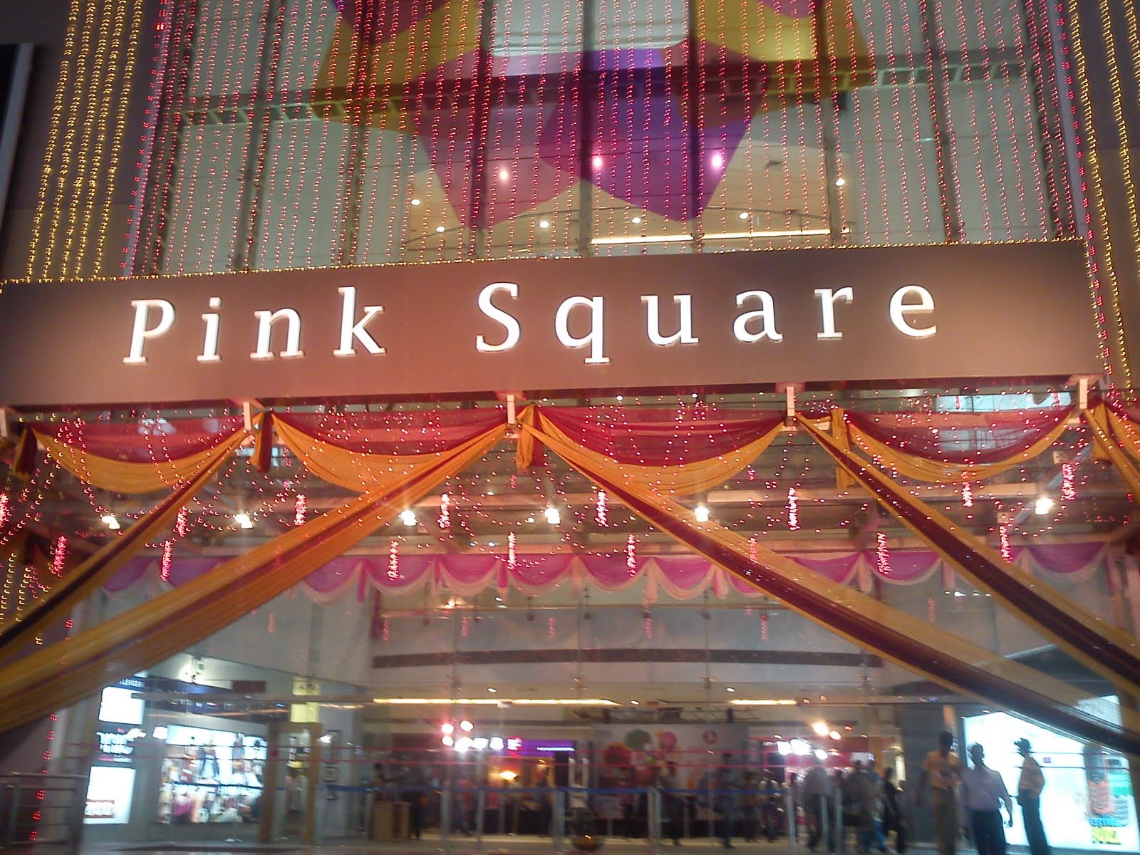 Pink Square Mall - Lighting , HD Wallpaper & Backgrounds