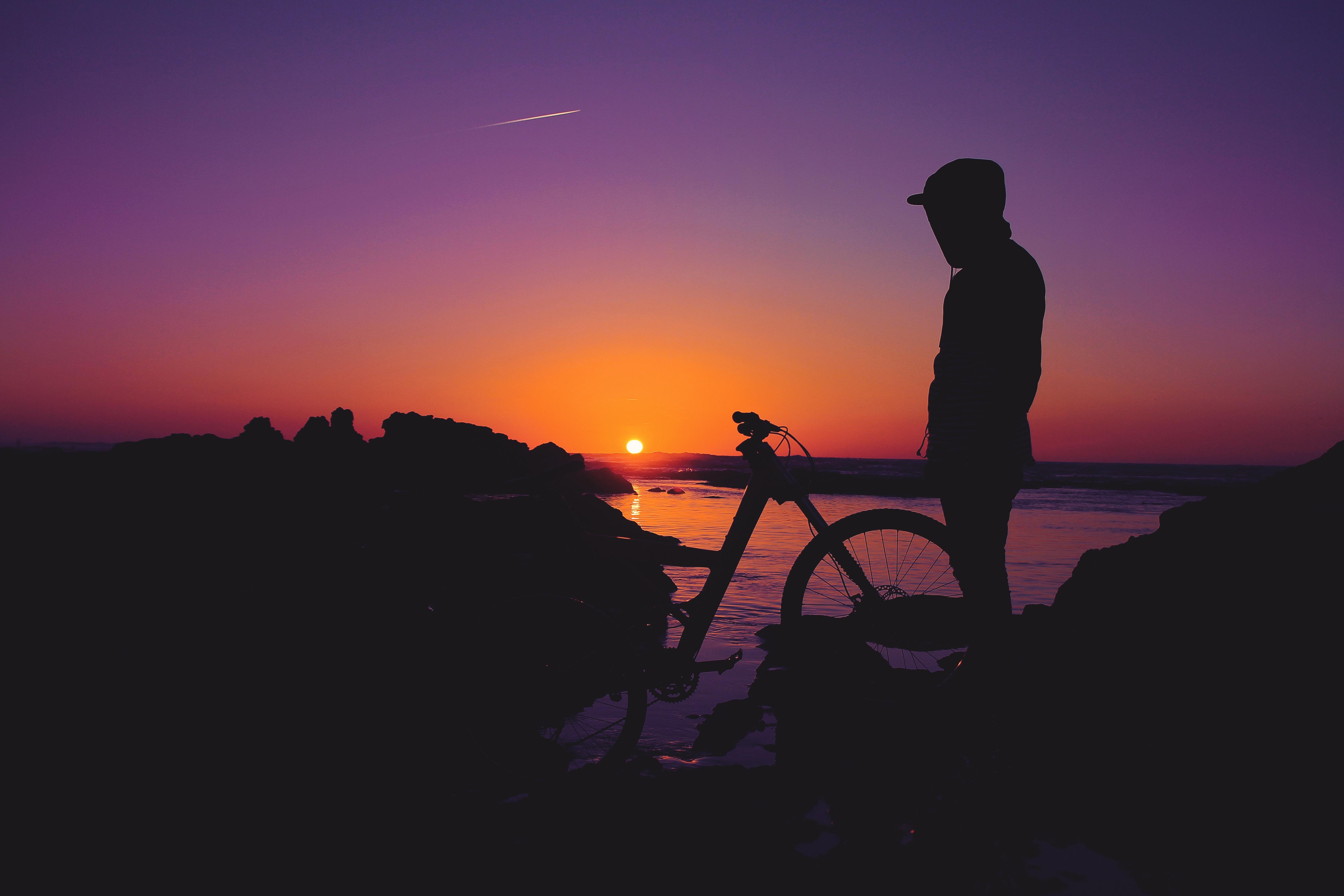 Man, Silhouette, Bicycle, Sunset - Silhouette , HD Wallpaper & Backgrounds