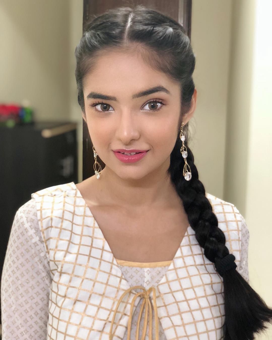 Anushka Sen Best Photos With Short Clothes - New Xxx Videos Anushka Sen