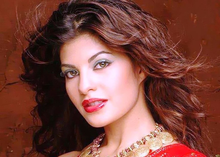 By Stardust Team - Jacqueline Fernandez Saree Hot , HD Wallpaper & Backgrounds