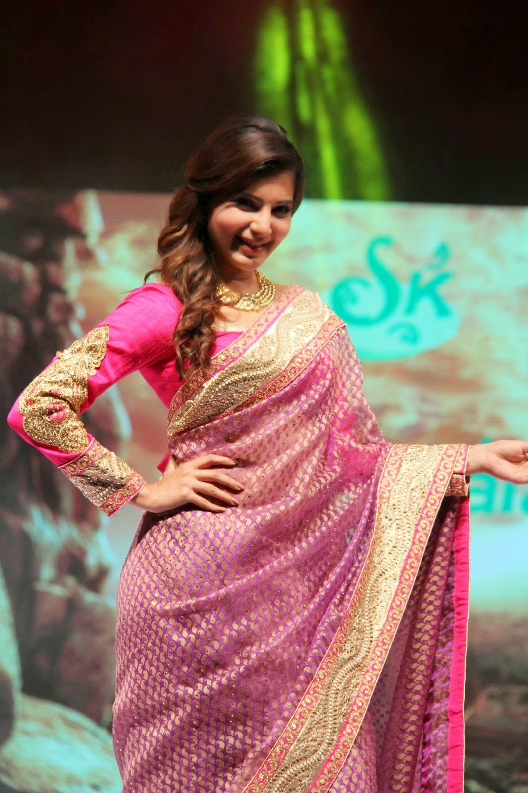 Samantha Hd Wallpapers In Saree - Samantha In Traditional Sarees , HD Wallpaper & Backgrounds