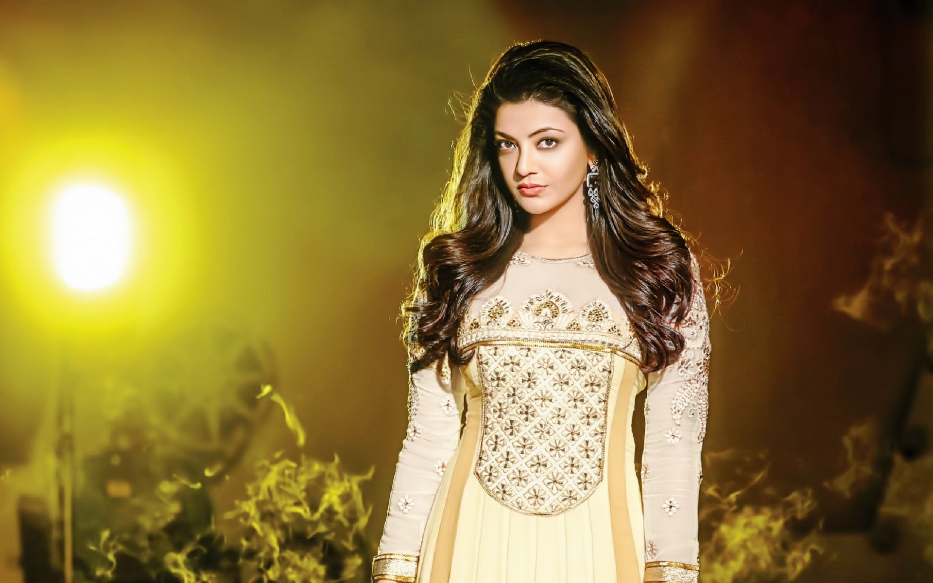 Kajal Agarwal Wallpapers - Kajal Agarwal In Black Churidar , HD Wallpaper & Backgrounds