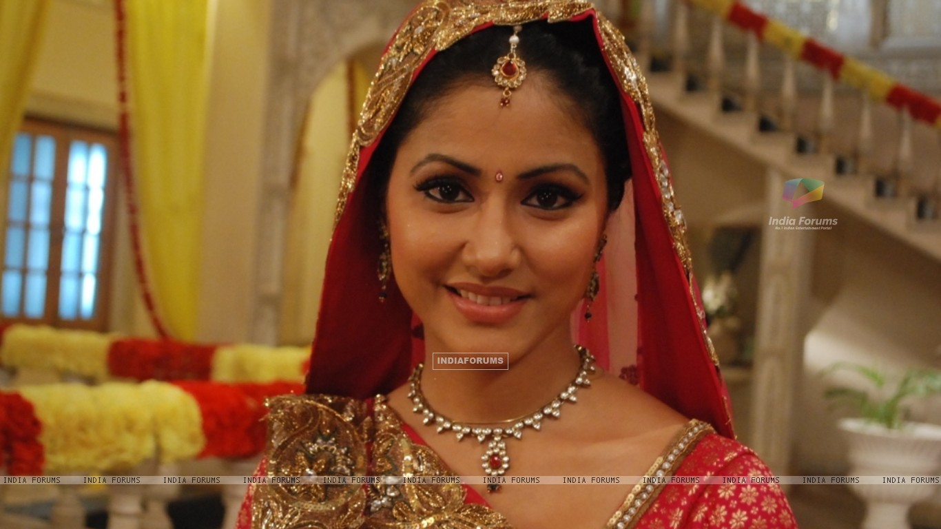 Hina Khan As Akshara In Ye Rishta Kya Kehlata Hai Size - Yeh Rishta Kya Kehlata Hai , HD Wallpaper & Backgrounds