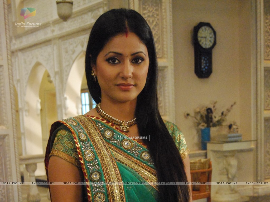 Hina Khan As Akshara Size - Hina Khan Hot Saree , HD Wallpaper & Backgrounds