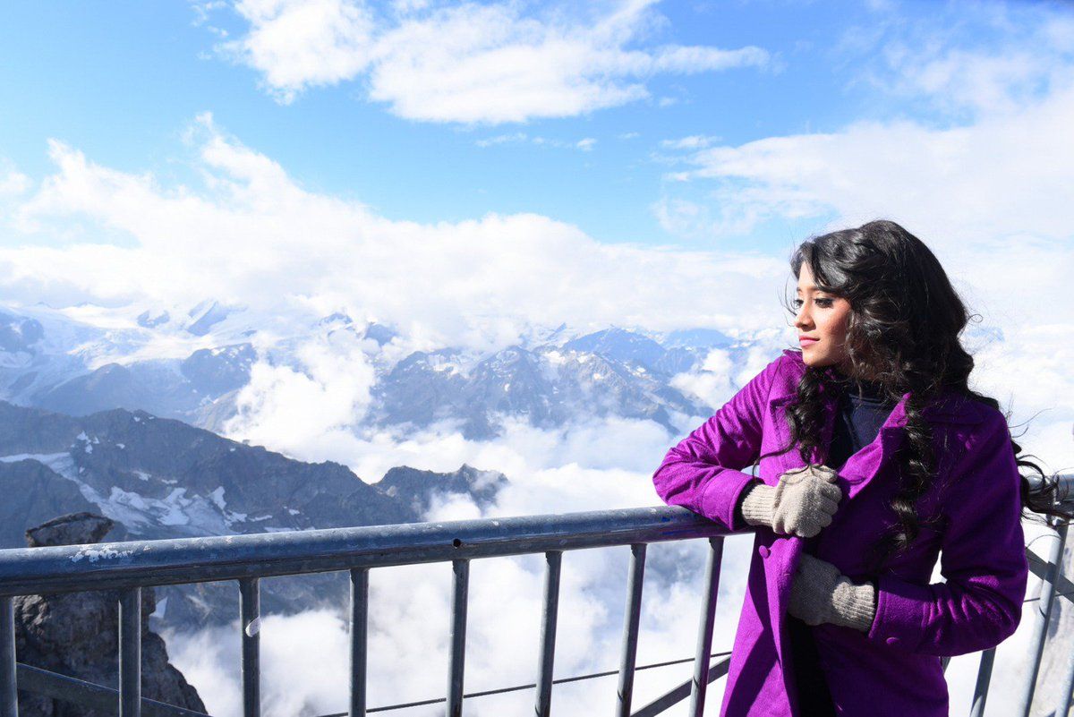 Shivangi Joshi Wiki, Age, Boyfriend, Family, Caste, - Naira Pic In Switzerland , HD Wallpaper & Backgrounds
