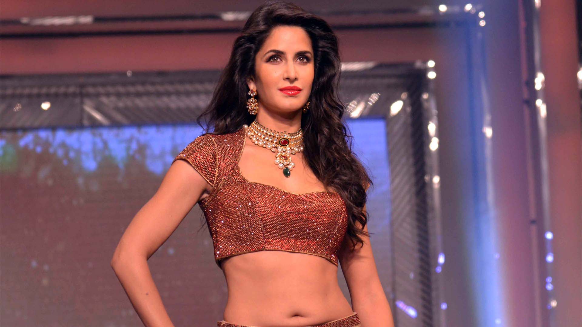 Hot Katrina Kaif Dhoom 3 Beautiful Wallpapers Full - Katrina Kaif As Bride , HD Wallpaper & Backgrounds