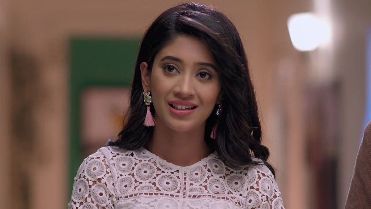 Starplus, Shivangi Joshi, Trendy Designs And 7 Others - Shivangi Joshi In Yeh Rishta Kya Kehlata , HD Wallpaper & Backgrounds