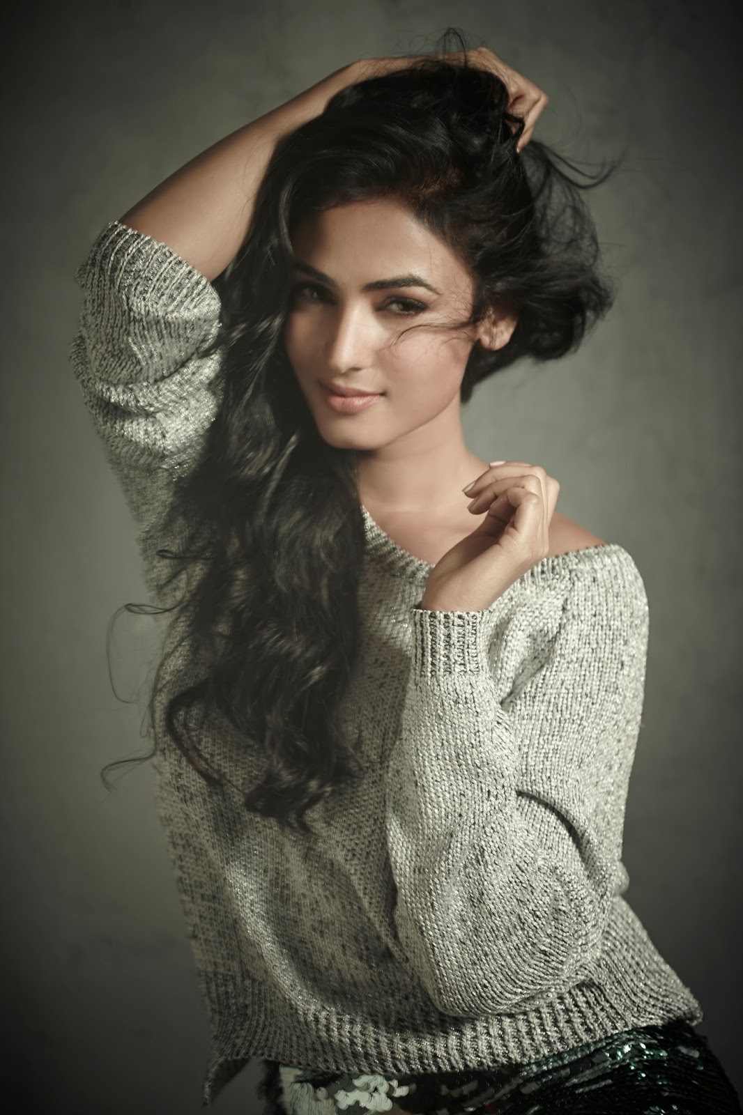 Sonal Chauhan Hd Wallpaper - Sonal Chauhan Latest Photoshoot , HD Wallpaper & Backgrounds