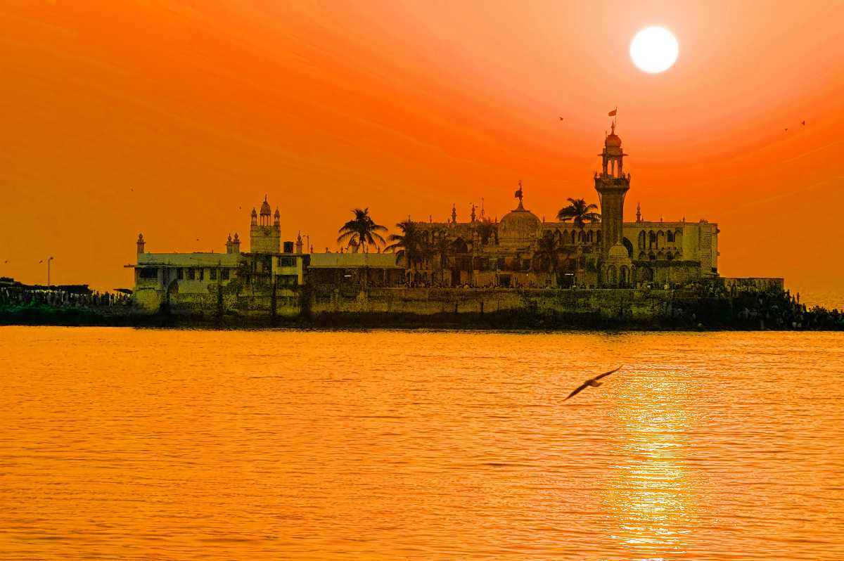 Haji Ali Dargah - Immaculate Conception Cathedral, Pondicherry , HD Wallpaper & Backgrounds