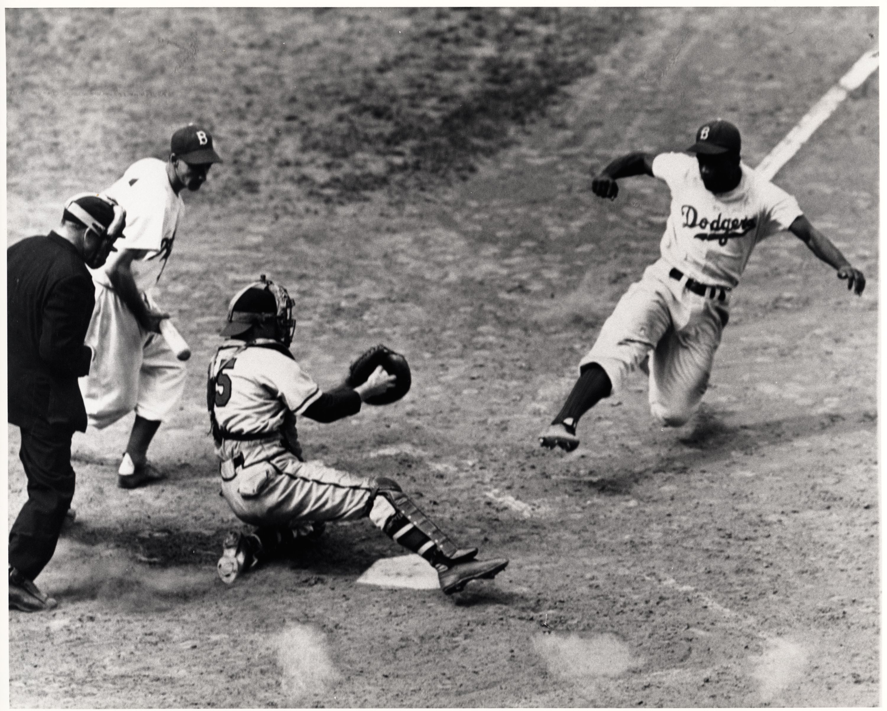 Jackie Robinson Sliding Into Home Against Yankees Catcher - Baseball History , HD Wallpaper & Backgrounds