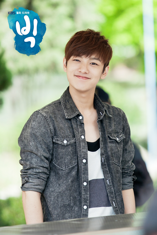 Is This Your First Heart - Shin Won Ho , HD Wallpaper & Backgrounds