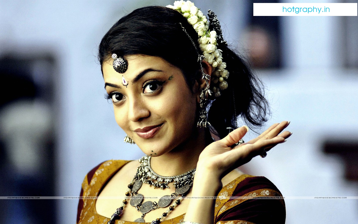 Kajal Wallpapers - Kajal Agarwal Hd Magadheera , HD Wallpaper & Backgrounds