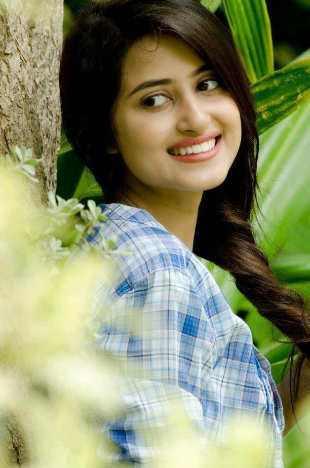 Actress Celebrities Photos - Sajal Ali , HD Wallpaper & Backgrounds