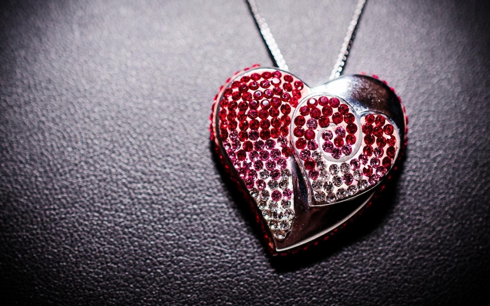 Red Heart Necklace - Jewellery , HD Wallpaper & Backgrounds