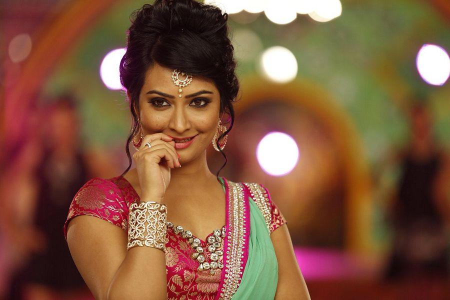 Radhika Pandit , HD Wallpaper & Backgrounds